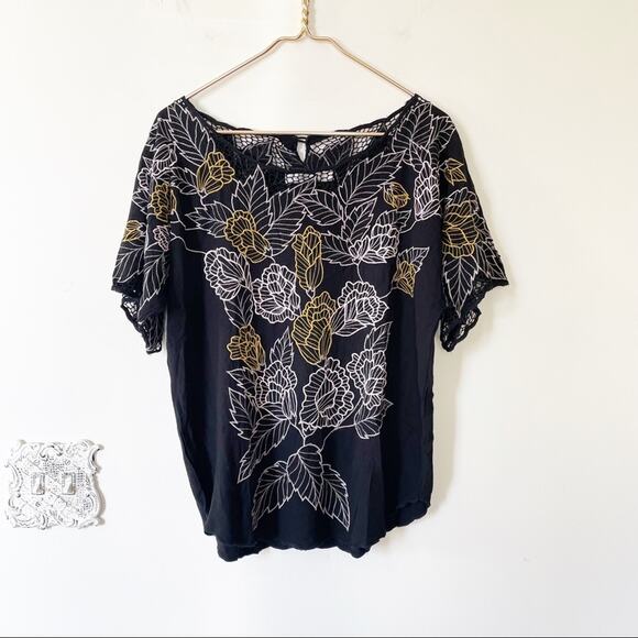 Mink Pink Black Floral Embroidered Crochet Top M - Picture 1 of 9